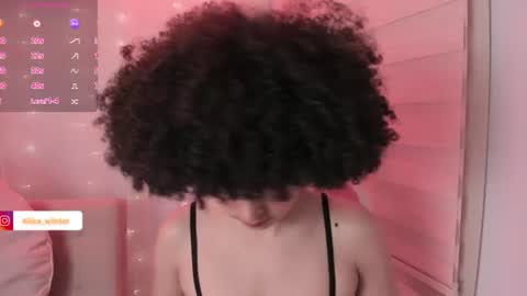 Snapshot of alice_wiinter chatting on June 23, 11:03 pm Alice online show from June 23, 11:03 pm