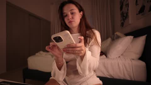 alicealberts online show from January 5, 10:19 pm