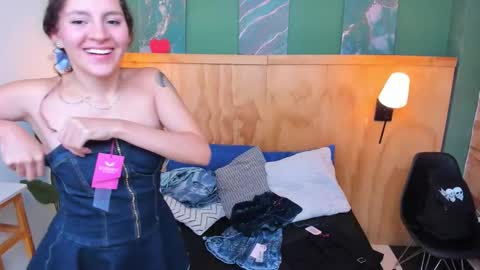 Alice and Asia online show from November 17, 7:08 pm