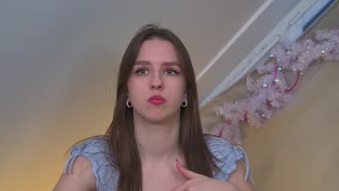 Snapshot of aliceatkin chatting on January 15, 6:51 am Alice online show from January 15, 6:51 am