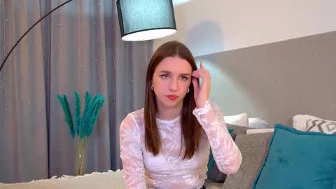 Snapshot of aliceatkin chatting on January 18, 6:50 am Alice online show from January 18, 6:50 am
