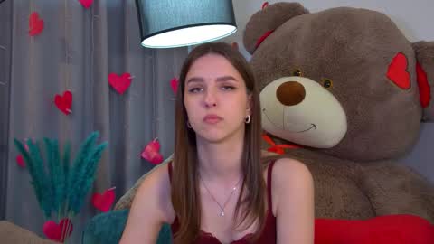 Snapshot of aliceatkin chatting on February 22, 6:46 am Alice online show from February 22, 6:46 am