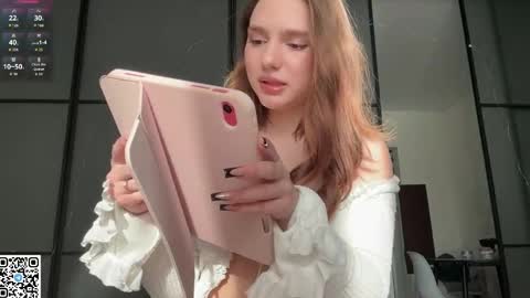 alicebloomxx online show from March 30, 10:38 am