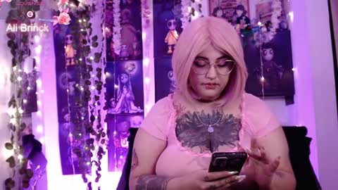 Alice Brinck online show from December 19, 11:14 pm