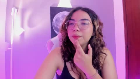 Snapshot of alicecamxxx chatting on September 9, 12:05 pm alicecamxxx online show from September 9, 12:05 pm