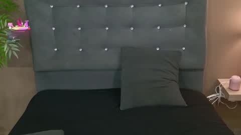 Snapshot of alicecamxxx chatting on October 13, 3:28 am alicecamxxx online show from October 13, 3:28 am