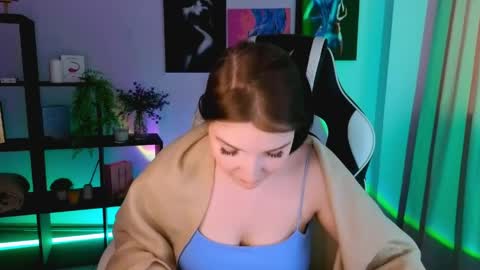 Snapshot of alicechanell chatting on May 22, 4:19 am alicechanell online show from May 22, 4:19 am