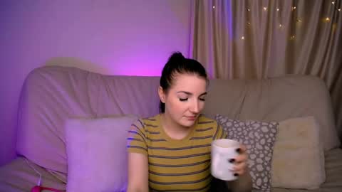 Snapshot of alicechanell chatting on May 23, 4:18 am alicechanell online show from May 23, 4:18 am
