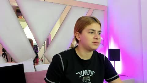 AliceCruz online show from May 28, 11:40 am
