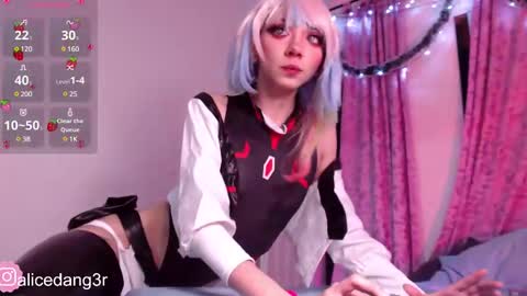 Snapshot of alicedang3r chatting on December 25, 2:14 am Alice online show from December 25, 2:14 am