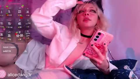 Snapshot of alicedang3r chatting on January 8, 5:48 am Alice online show from January 8, 5:48 am