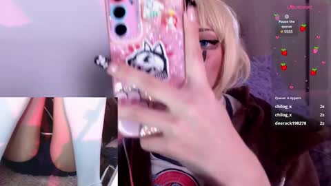 Snapshot of alicedang3r chatting on March 7, 7:30 am Alice online show from March 7, 7:30 am