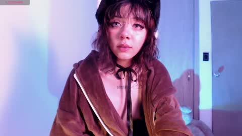 Snapshot of alicedang3r chatting on October 10, 2:54 am Alice online show from October 10, 2:54 am