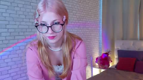 alice online show from February 12, 1:17 pm