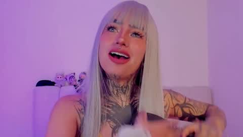 Alice  online show from November 17, 8:03 pm