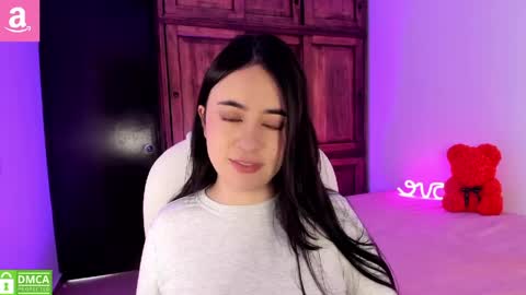Snapshot of alicee_2 chatting on April 29, 6:25 pm Aliceee .. 97YP9VWGZHrefnav wishlist lists 1 online show from April 29, 6:25 pm