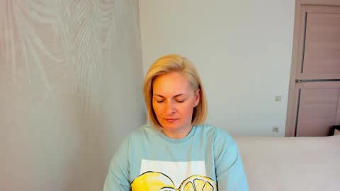 Alicee online show from April 13, 10:10 am