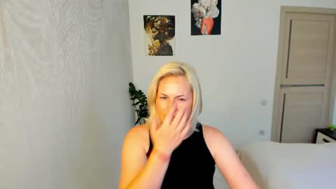 Snapshot of alicee__grace chatting on July 26, 3:19 pm Alicee online show from July 26, 3:19 pm