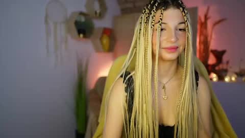 Alicee Kiss online show from December 17, 10:32 pm