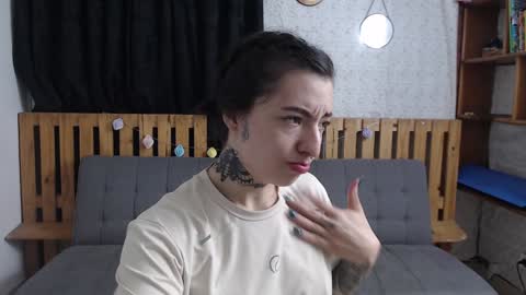 alicee_logan_ online show from December 12, 12:48 am