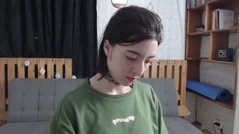 alicee_logan_ online show from December 17, 2:01 am