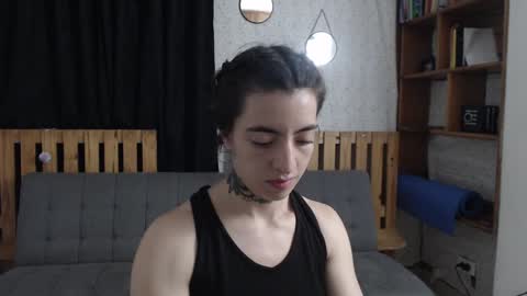 alicee_logan_ online show from February 1, 1:23 am