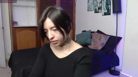 alicee_logan_ online show from October 2, 1:56 am