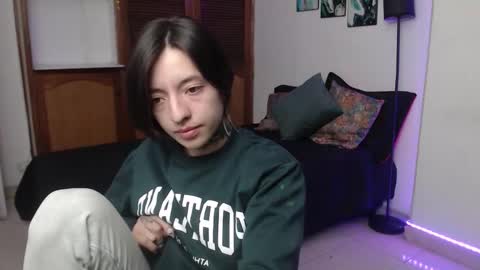 alicee_logan_ online show from October 17, 2:26 am