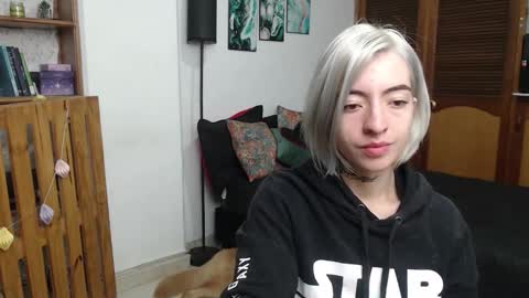 alicee_logan_ online show from February 17, 2:52 am