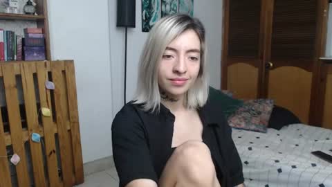 alicee_logan_ online show from July 13, 1:41 am
