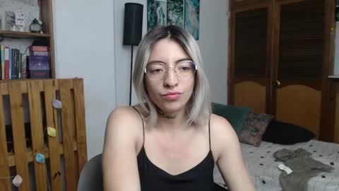 alicee_logan_ online show from July 20, 2:26 am