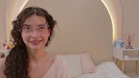 alice online show from April 21, 5:17 pm