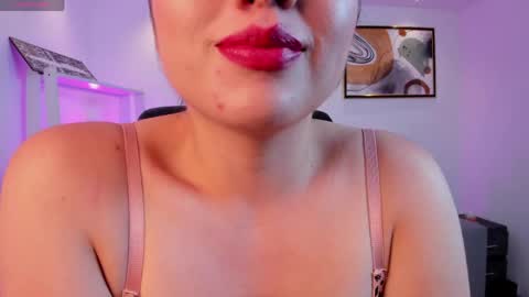 aliceebroownn online show from April 21, 9:39 pm