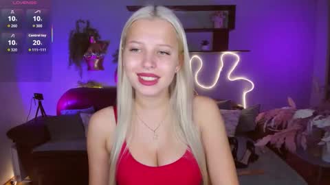 Snapshot of alicefreman chatting on November 3, 6:03 am Alice online show from November 3, 6:03 am