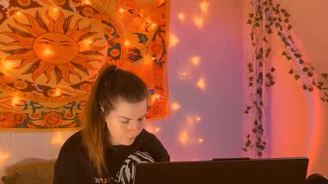 Alice online show from February 13, 5:36 am