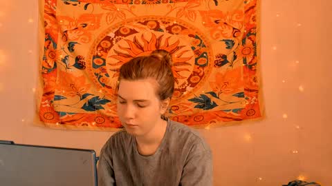 Alice online show from April 4, 5:06 am