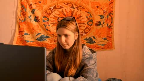 Alice online show from April 24, 5:21 am