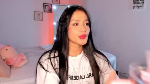 Snapshot of alicekiing_ chatting on May 6, 3:02 am ALICEKIING online show from May 6, 3:02 am