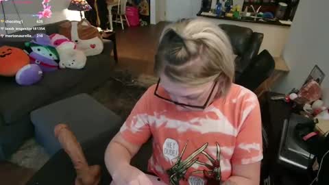 Snapshot of aliceliddell710 chatting on October 1, 8:15 pm Alice Liddell online show from October 1, 8:15 pm