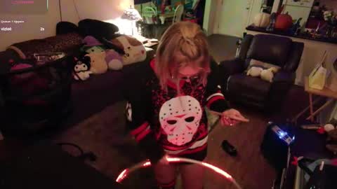 Snapshot of aliceliddell710 chatting on October 31, 4:35 am Alice Liddell online show from October 31, 4:35 am