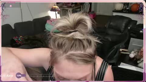 Snapshot of aliceliddell710 chatting on November 22, 8:19 pm Alice Liddell online show from November 22, 8:19 pm