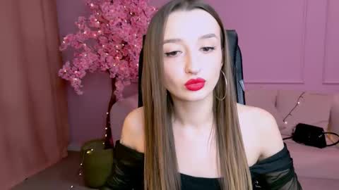 Snapshot of alicelidse chatting on September 19, 1:12 pm Alice online show from September 19, 1:12 pm