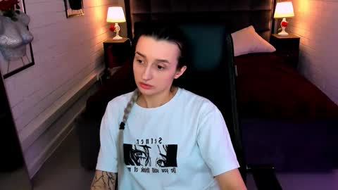 Snapshot of alicelidse chatting on October 2, 1:07 pm Alice online show from October 2, 1:07 pm