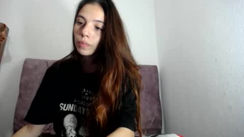 Snapshot of alicemary_533 chatting on May 17, 5:27 am Your Alice online show from May 17, 5:27 am