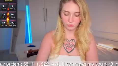 Snapshot of alicemilman chatting on August 1, 8:46 am Alice online show from August 1, 8:46 am