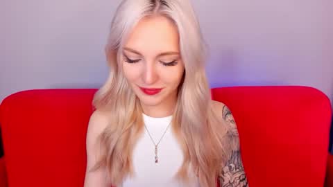 Snapshot of alicemonro chatting on October 3, 9:28 am alicemonro online show from October 3, 9:28 am