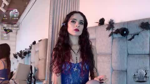 alicenoir_ online show from October 11, 10:41 pm