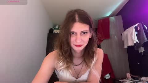 Snapshot of alicepinkhead chatting on May 1, 9:03 am AlicePinkhead online show from May 1, 9:03 am