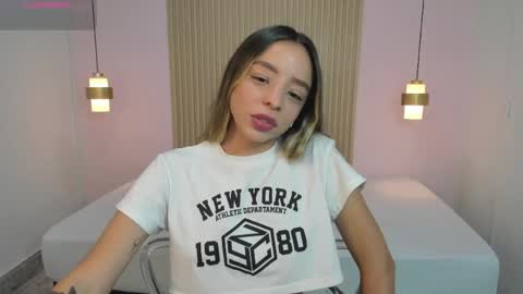 AliceRoss online show from April 24, 9:39 pm