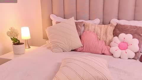 Snapshot of aliceveraa_ chatting on July 6, 3:03 pm Alice Vera online show from July 6, 3:03 pm